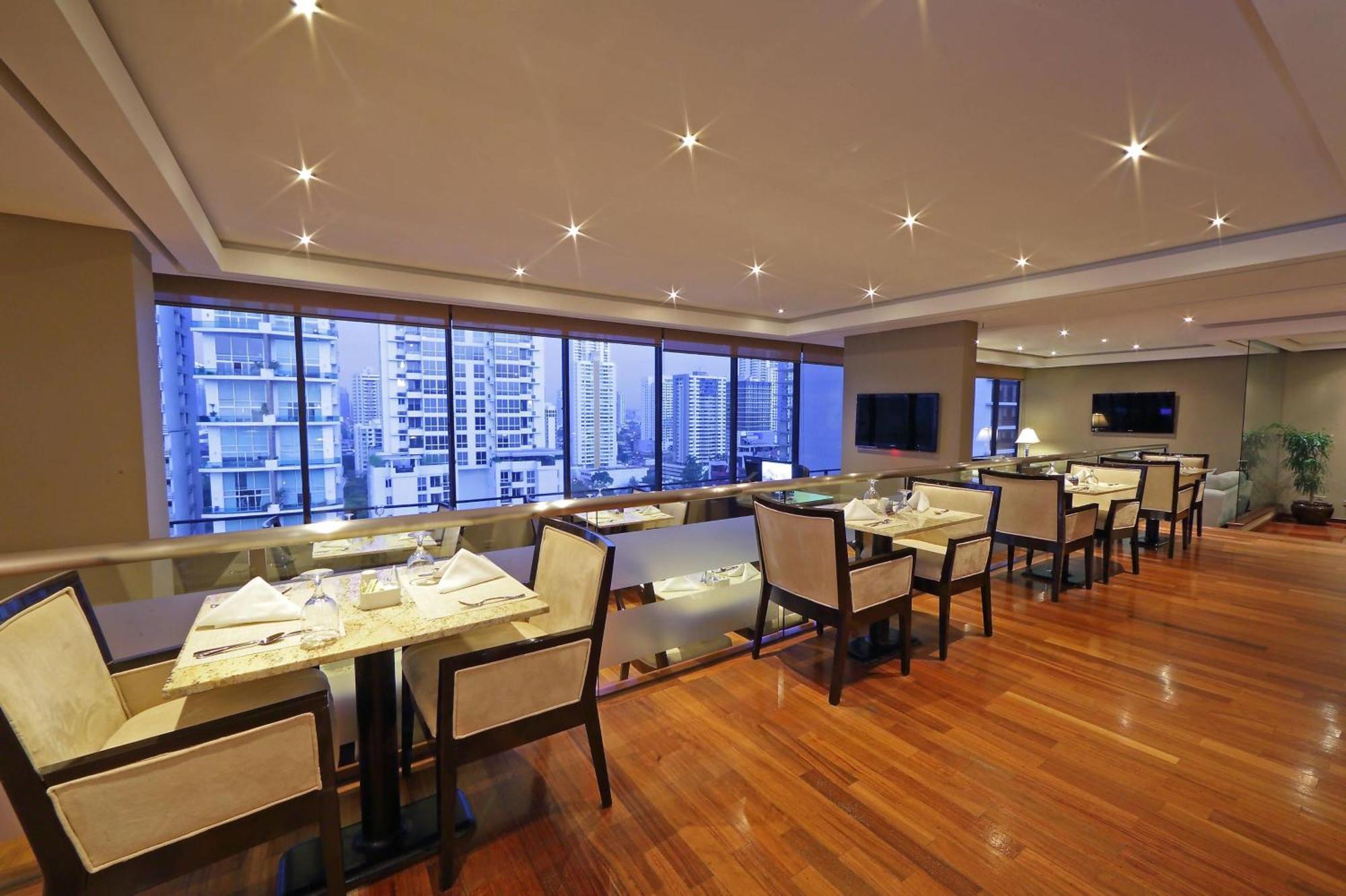 Sheraton Grand Panama Exterior foto Club Lounge at the 33rd floor