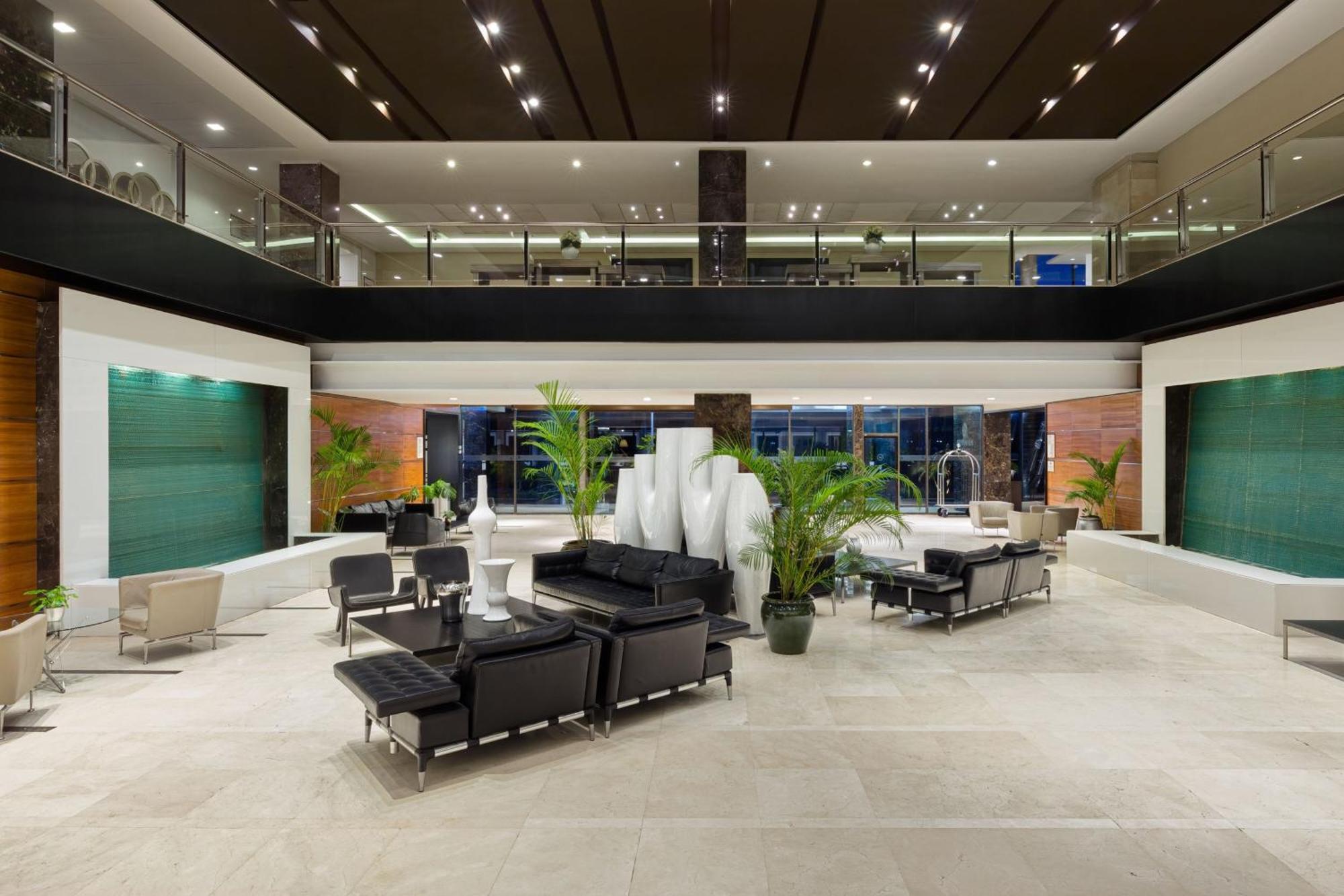 Sheraton Grand Panama Exterior foto The lobby of the hotel