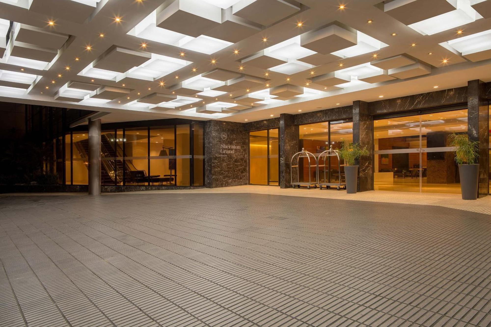 Sheraton Grand Panama Exterior foto The lobby of the hotel