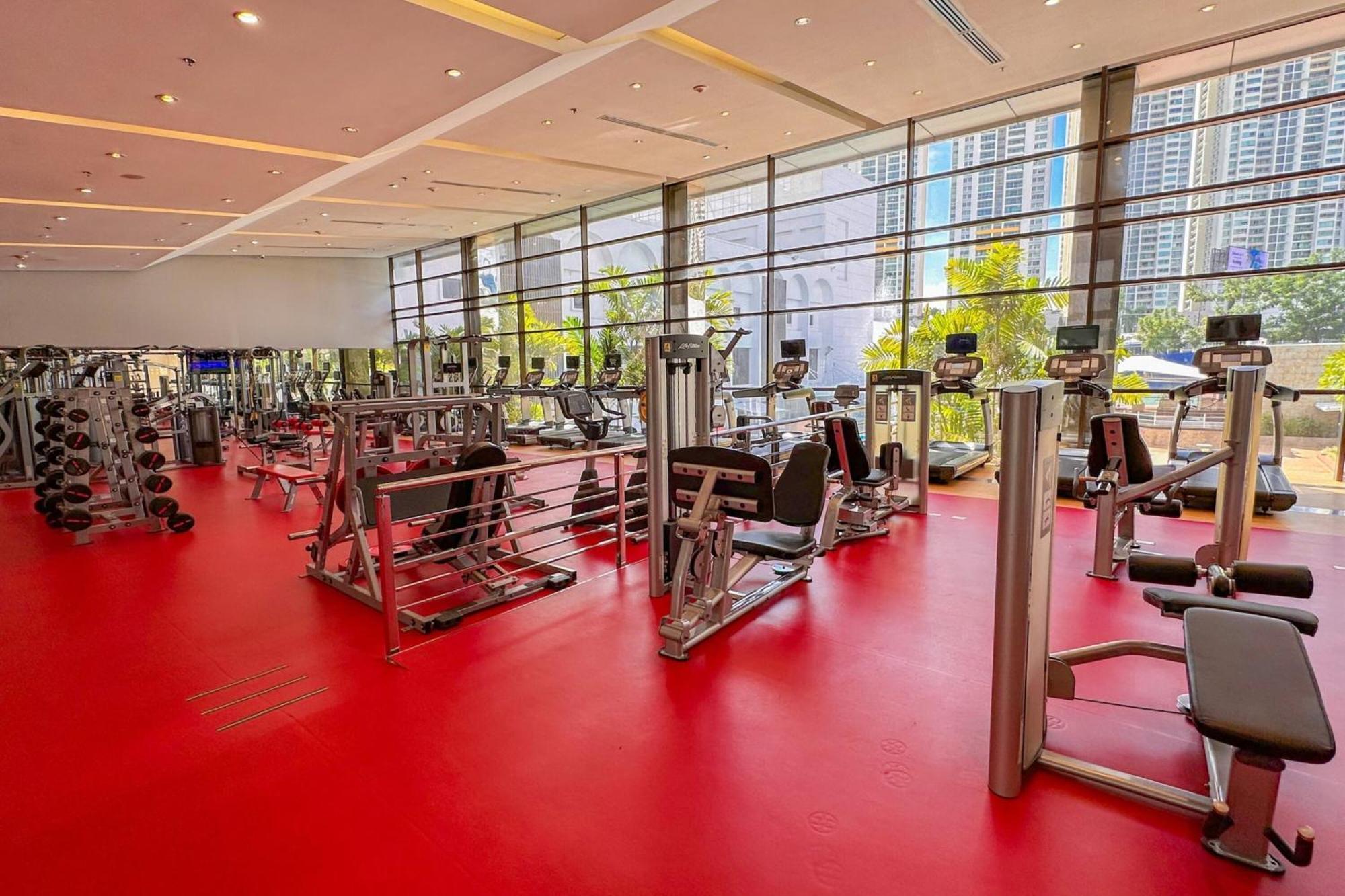 Sheraton Grand Panama Exterior foto The gym at the hotel