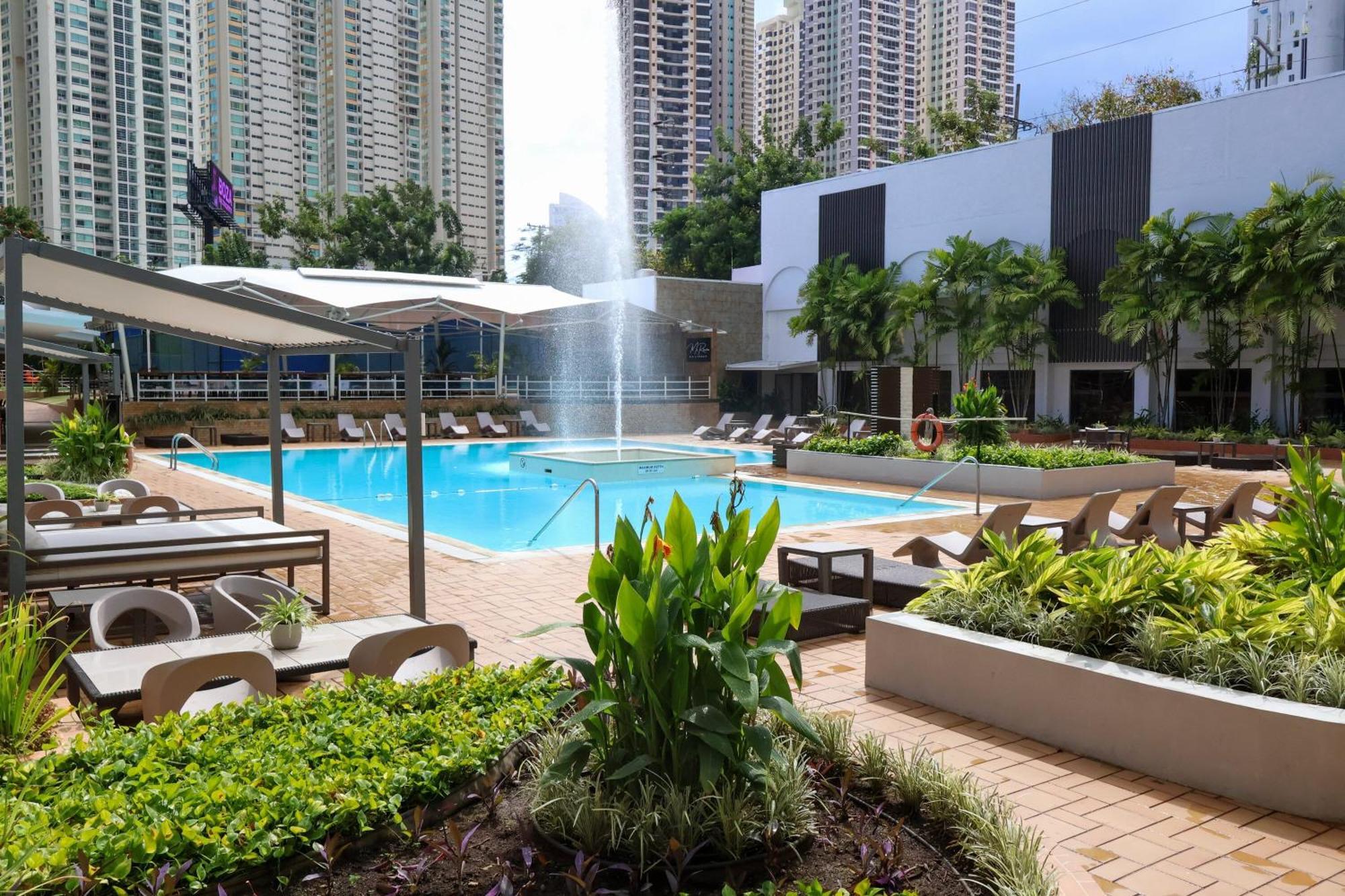 Sheraton Grand Panama Exterior foto The pool at the W Fort Lauderdale